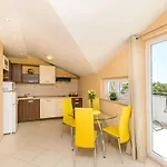 Labinjan Apartamento *