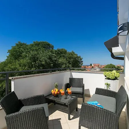 Labinjan Appartement *