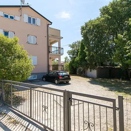 Apartament Labinjan
