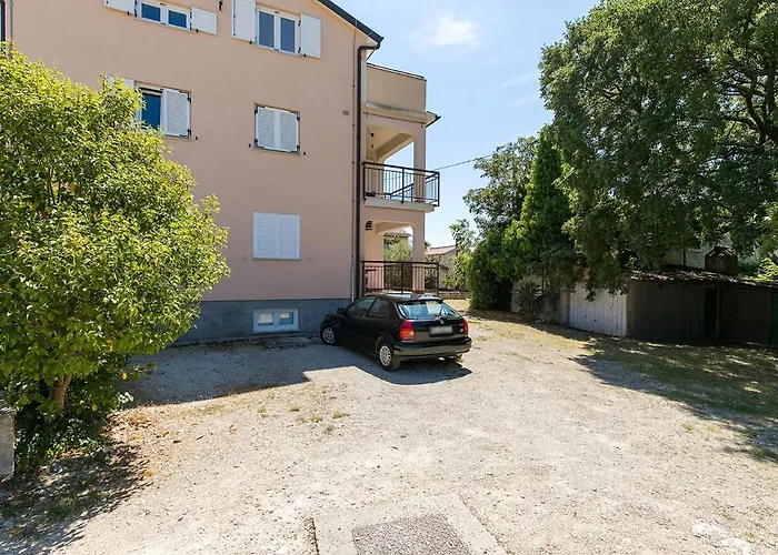 Labinjan Apartamento *