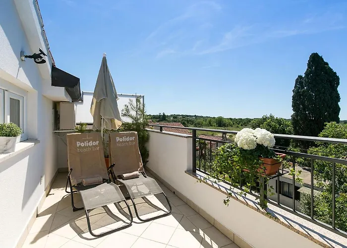 Labinjan Apartamento *