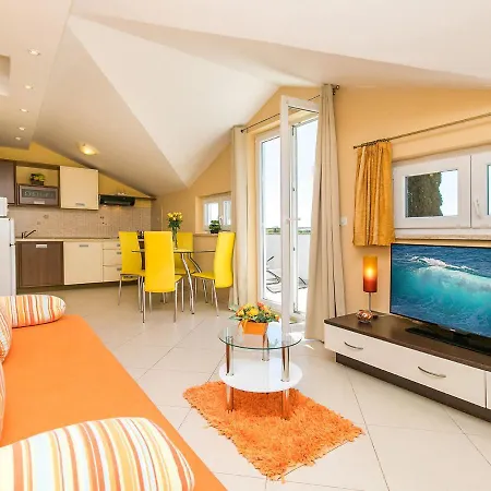 Labinjan Apartamento *